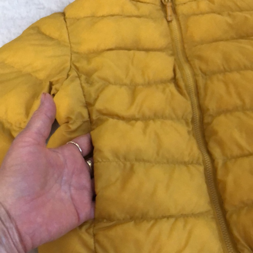 UNIQLO Puffer Jacket - Picture 2 of 5